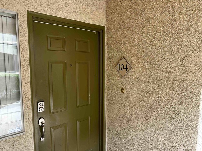 Building Photo - Summerlin 2 Bedroom Condo
