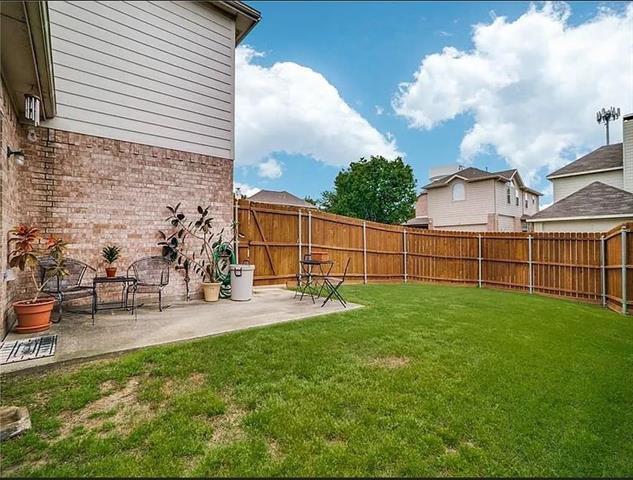 Building Photo - 1605 Oak Brook Ln