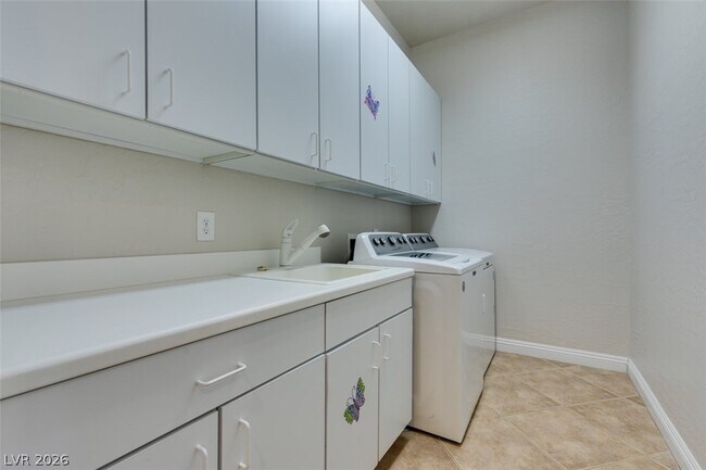 Building Photo - 7228 Night Heron Way