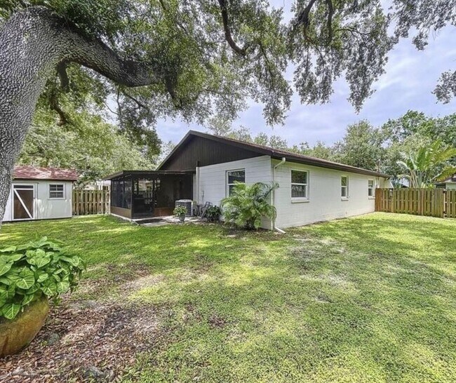 Building Photo - South Tampa RV + Boater’s dream!