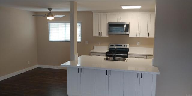 Building Photo - 402 E Meats Ave