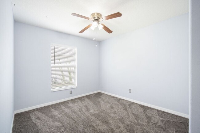 Building Photo - Family-Friendly 3BR Home with Yard, Office...
