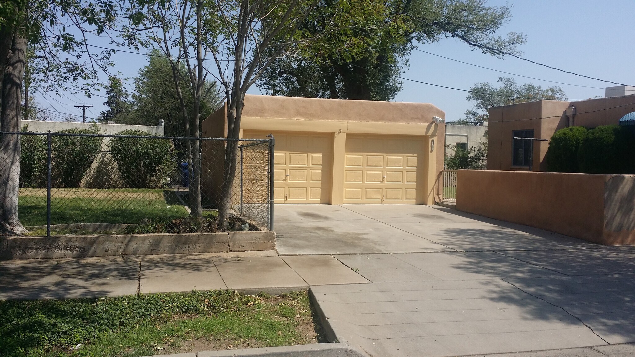 Building Photo - 401 Hermosa Dr NE