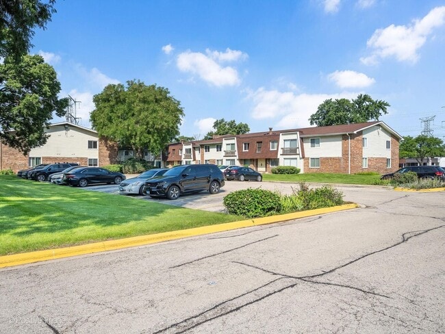 Building Photo - 3018 Roberts Dr
