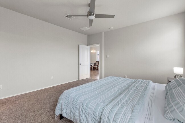 Building Photo - 18101 Woodpecker Trl