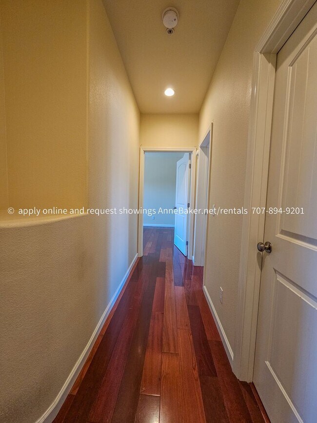 Building Photo - Well Designed Condo at Gardens at Thyme Square - Two Bedrooms and a Bonus Room - Atrium