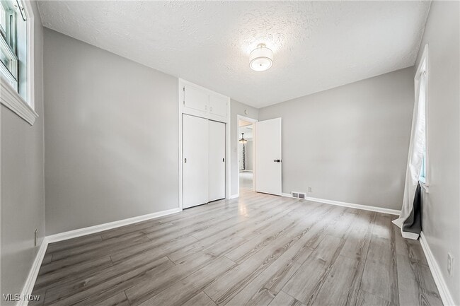 Building Photo - 24111 Edgehill Dr