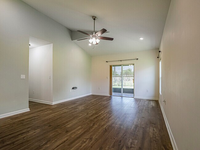 Building Photo - 1821 Berkshire Cir SW
