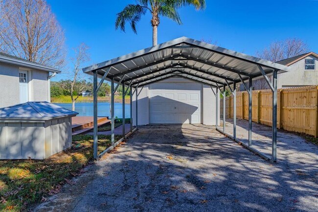 Building Photo - 11416 Pine Forest Dr