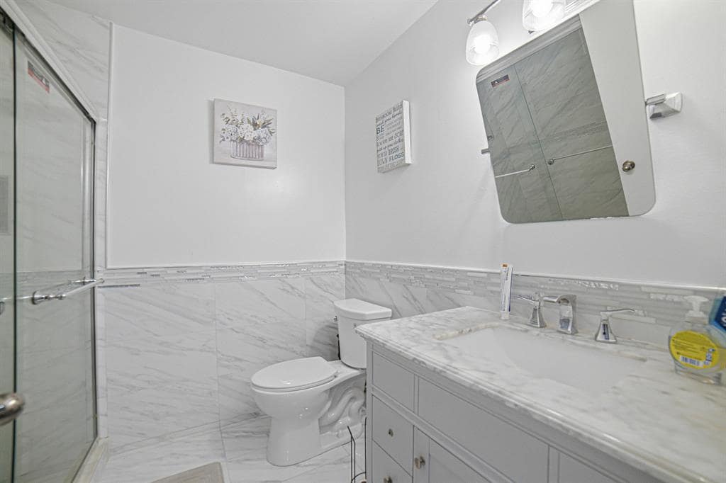 Building Photo - 6466 Buena Vista Dr