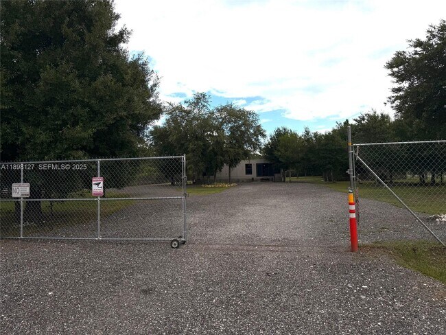 Building Photo - 751 Appaloosa Ave