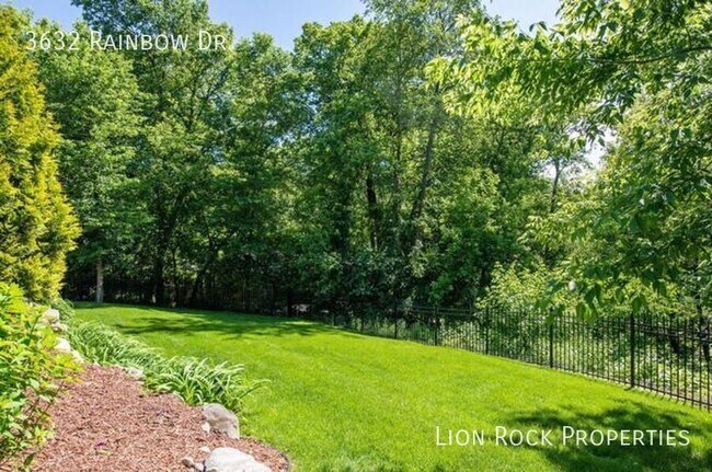 Building Photo - 3632 Rainbow Dr