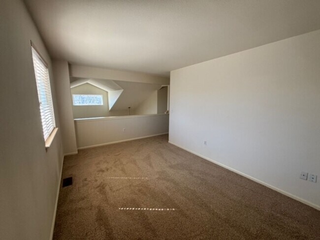 Building Photo - Beautifully Updated 3bd/2.5ba Home in Littleton