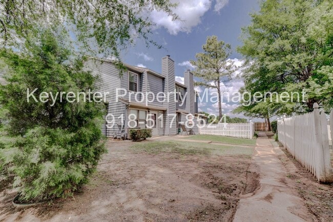 Building Photo - Beautiful 3 Bedroom, 2.5 Bath Condo in Canterbury!