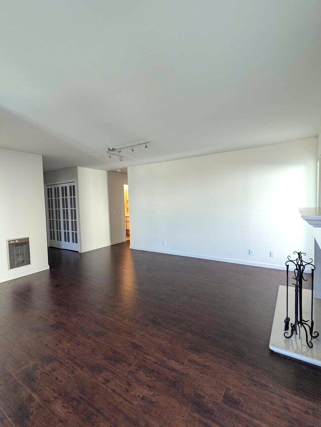 Living area with wood fireplace - 1067 Shell Blvd