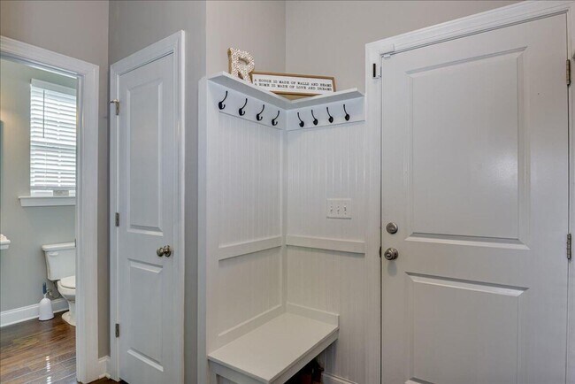 Building Photo - 847 Williford Run Dr