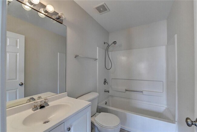 Building Photo - 4006 Edgecomb Dr