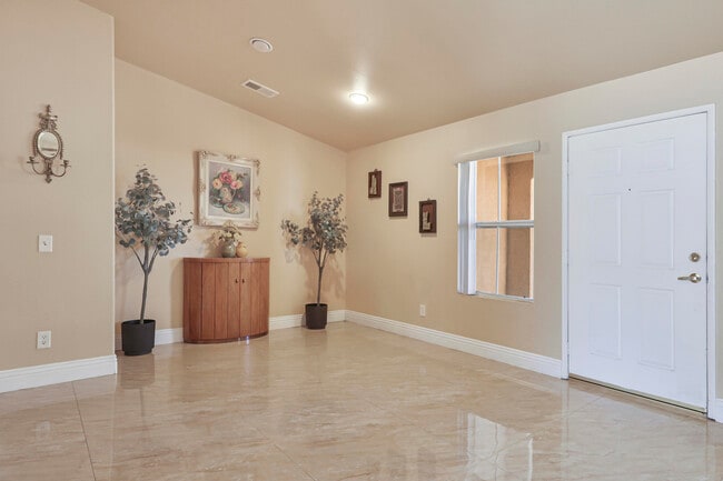 Building Photo - 45930 Las Colinas