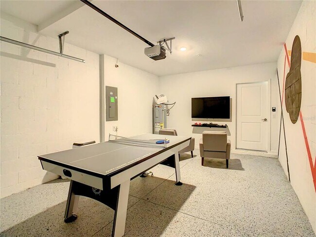 Building Photo - 9331 Sommerset Hills Dr