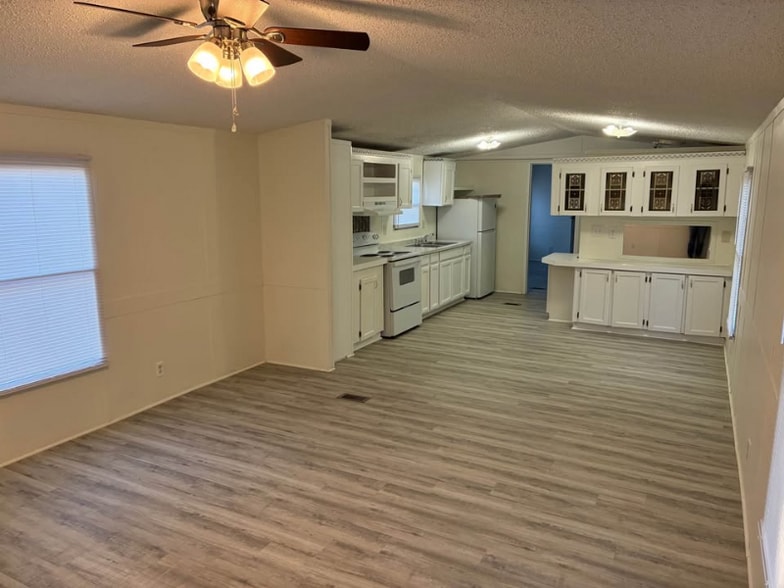 Building Photo - 1701 Orchard Farm Ln