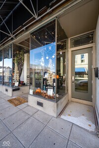 Building Photo - 12 E Washington St