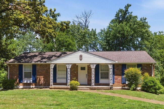 Building Photo - 340 Lynn Dr