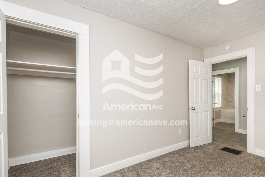 Building Photo - 724 Kammer Ave