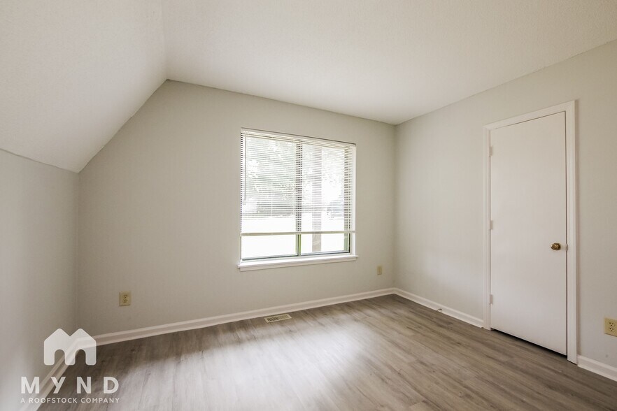 Building Photo - 12208 Rock Canyon Dr