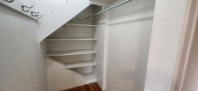 Building Photo - 405 S 12th Ave