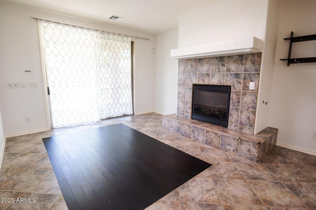 Building Photo - 4522 W Ravina Ln