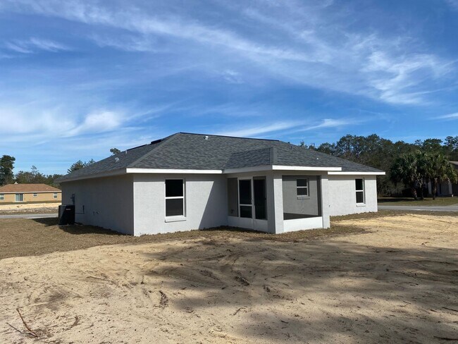 Building Photo - Custom Home - Desirable SW Ocala Neighborhood 3/2/2 **WON'T LAST**