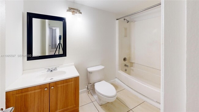 Building Photo - 14201 N Kendall Dr