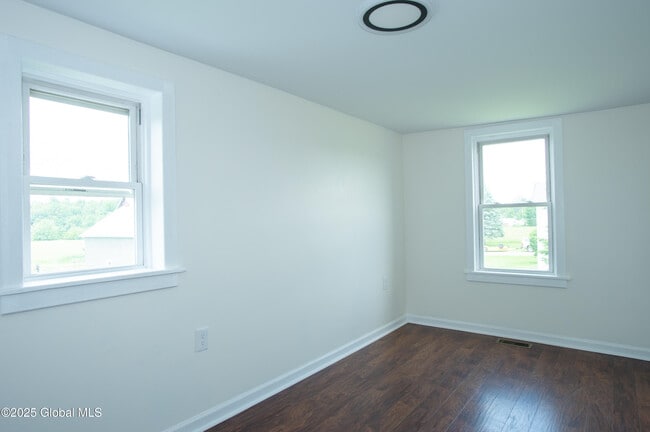 Building Photo - 798 NY-29