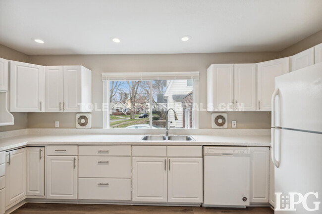 Building Photo - 4422 Westway St