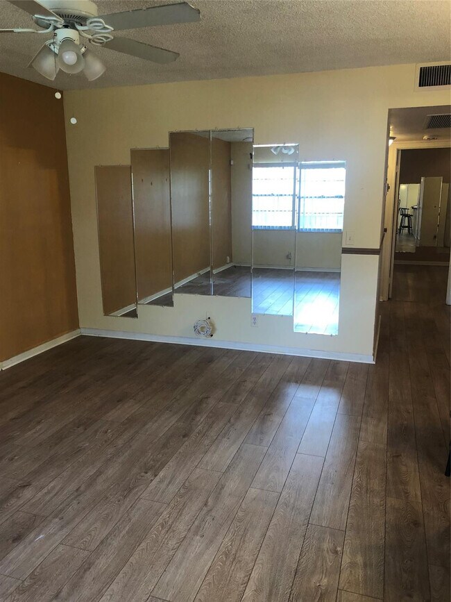 Building Photo - 151 SW 135th Terrace