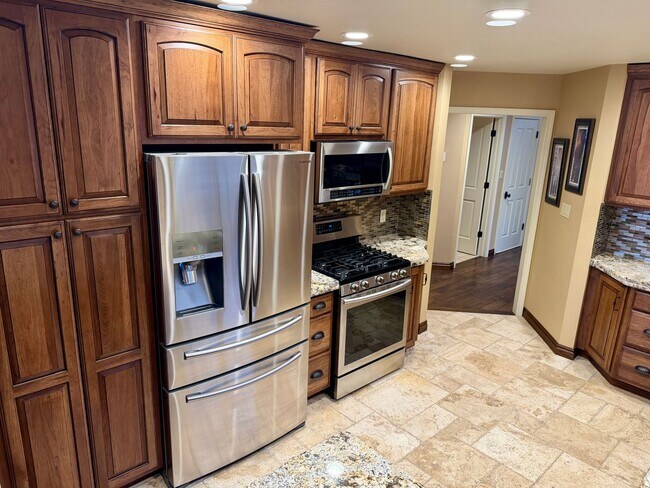 Building Photo - 2 bedroom Golf course Condo