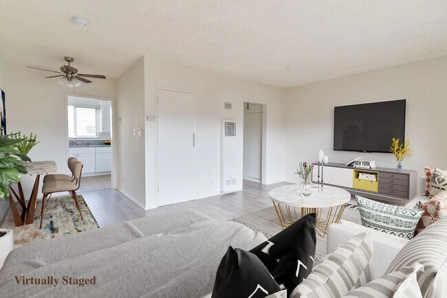 Interior Photo - 10026 Palms Blvd.,