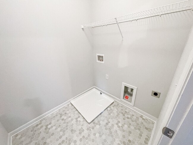 Building Photo - 4624 Silver Oak Dr SW