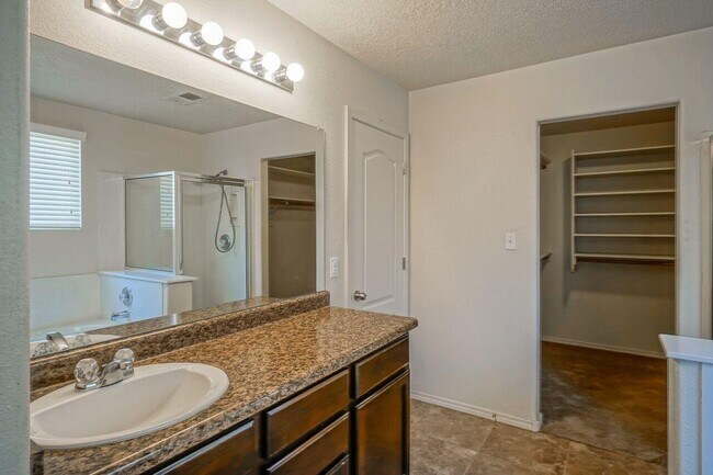 Building Photo - 2045 N Ensenada Cir SE