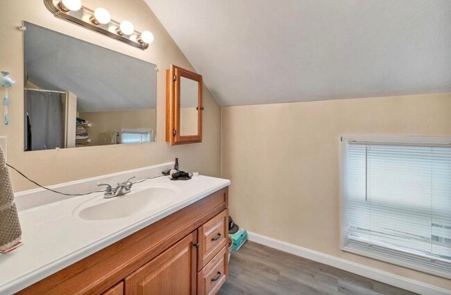 Building Photo - 106 Messer St