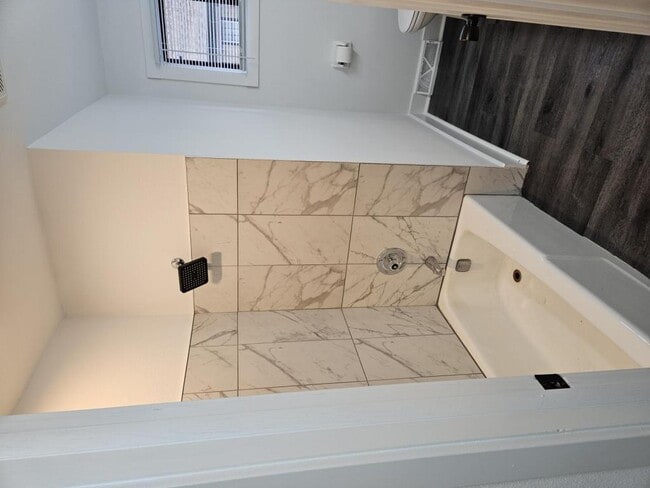 Building Photo - 2028 S 81st St