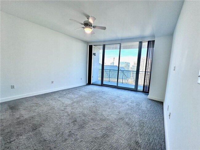 Building Photo - 3338 Peachtree Rd NE