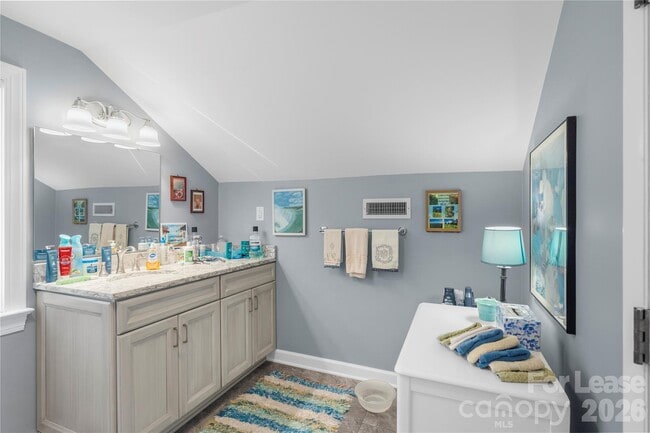 Building Photo - 1610 Park Rd