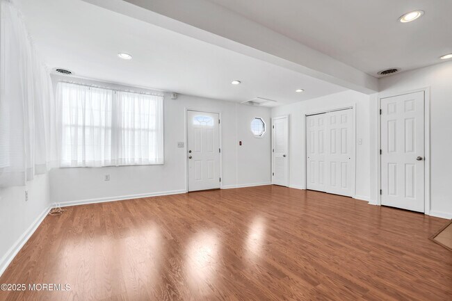 Building Photo - 315 Elizabeth Ave