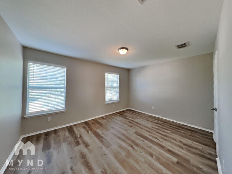 Building Photo - 2229 Overlook Ln