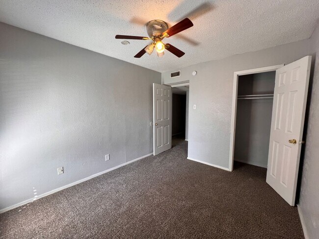 Building Photo - 324 Arborview Dr