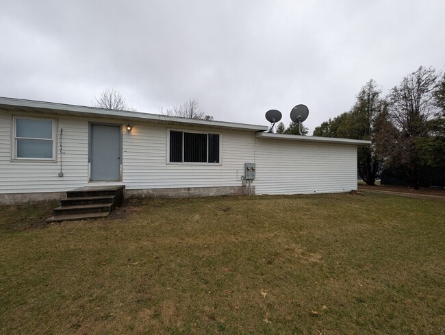 Building Photo - 2604 Jamestown Ave