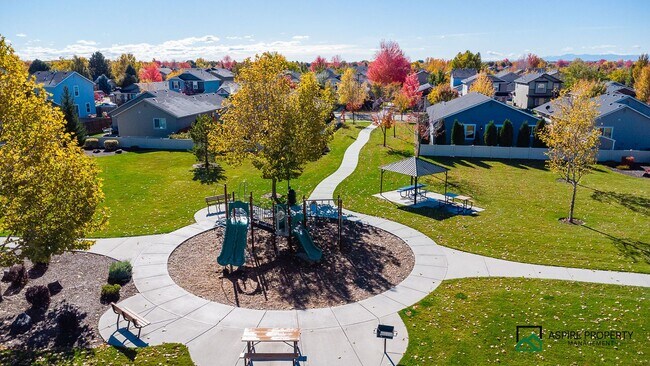 Building Photo - 4 Bed 2 Bath home for rent