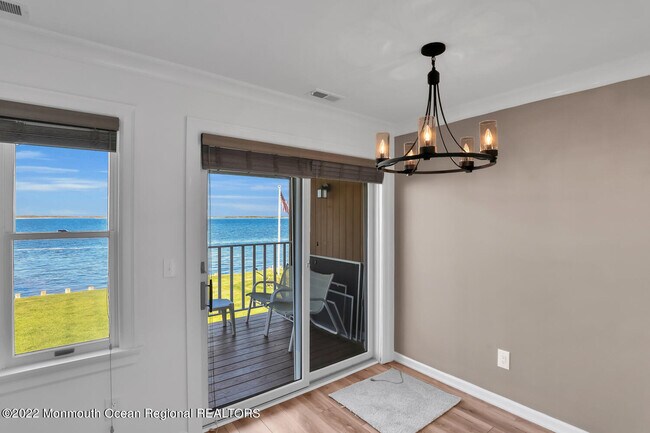 Building Photo - 324 Shore Dr