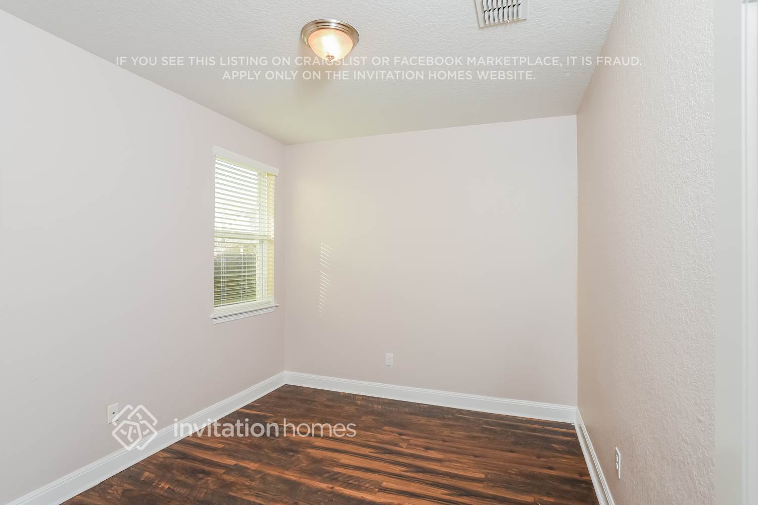 Building Photo - 12515 Quarter J